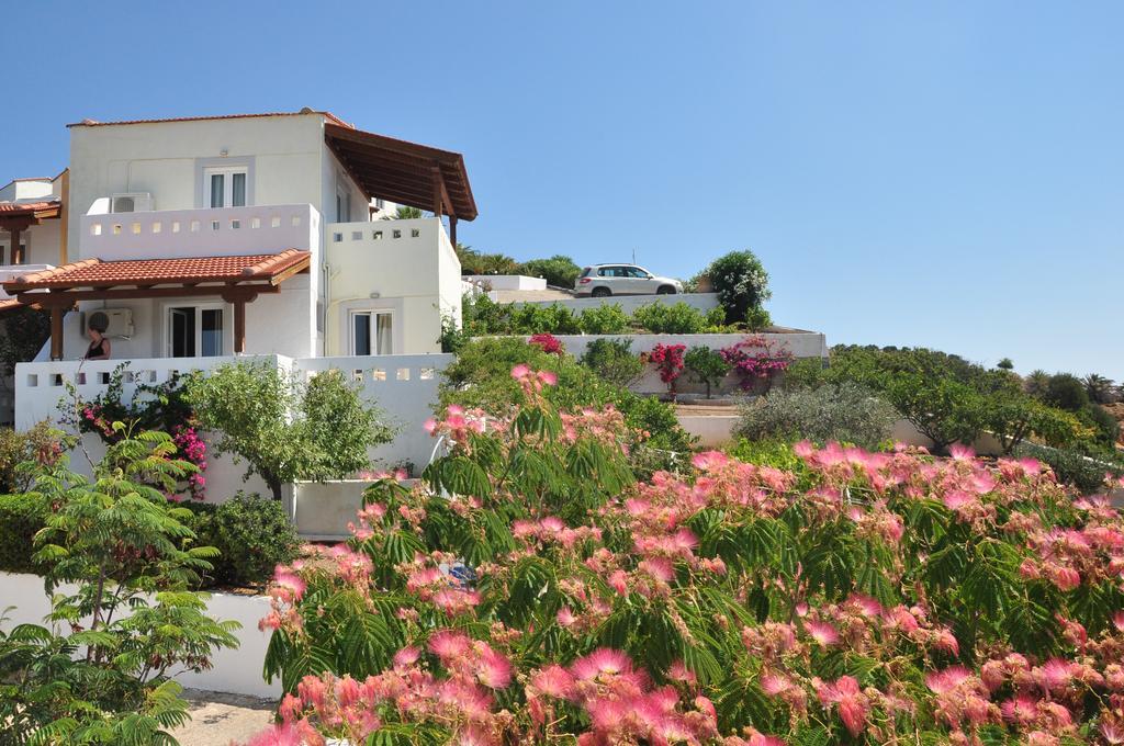 Castri Village Hotel Palekastro Exterior photo