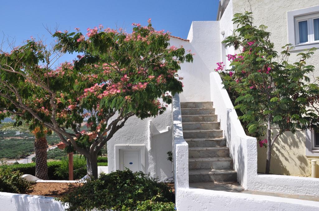 Castri Village Hotel Palekastro Exterior photo